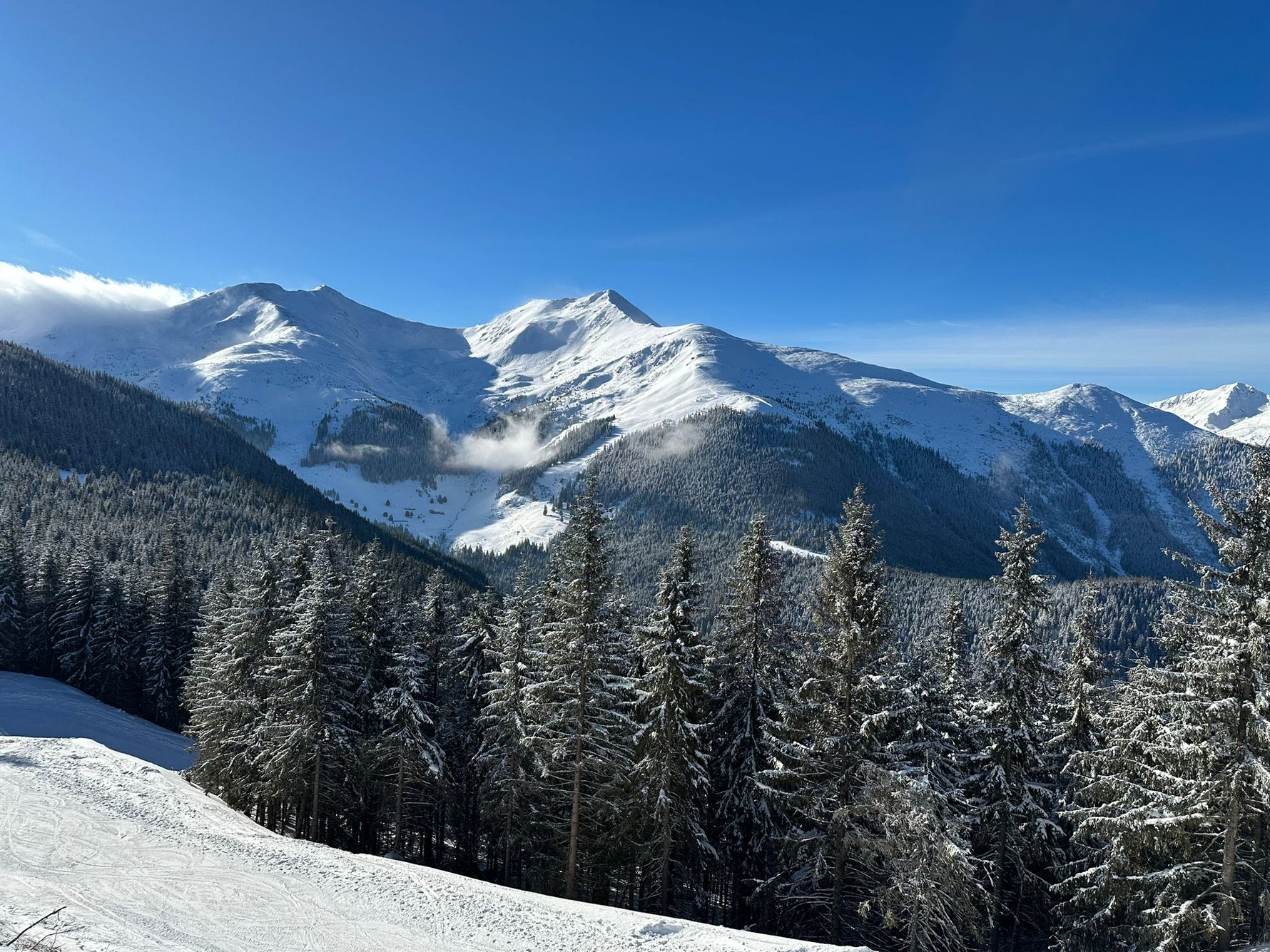 Camping pe timp de iarnă: cum te pregătești pentru temperaturi scăzute și vreme schimbătoare - EVONomad